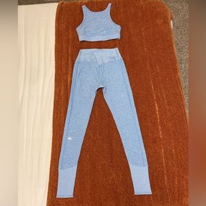 Alo yoga leggings, light blue